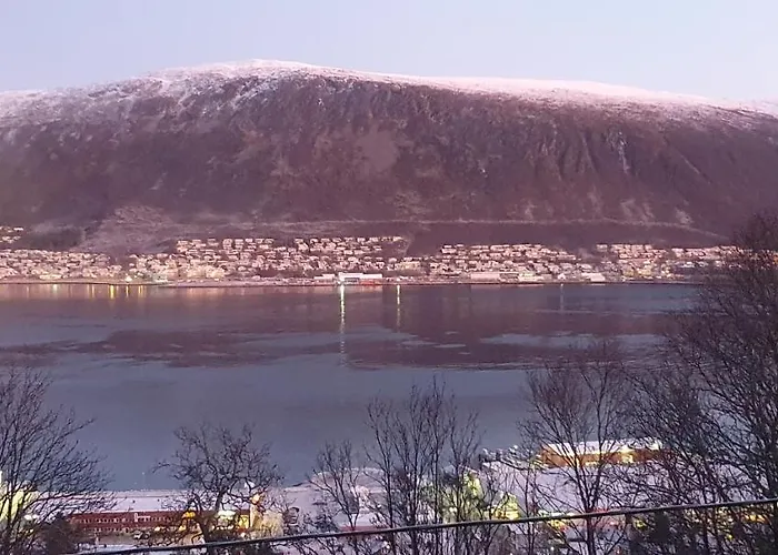 Apartamento Tromsoapartment Silent Area With Free Parking I Have Caravan For Rent Same Place, 4 People *