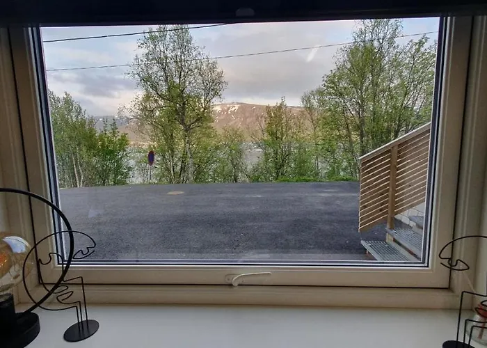 Tromsoapartment Silent Area With Free Parking I Have Caravan For Rent Same Place, 4 People Apartamento Tromsø