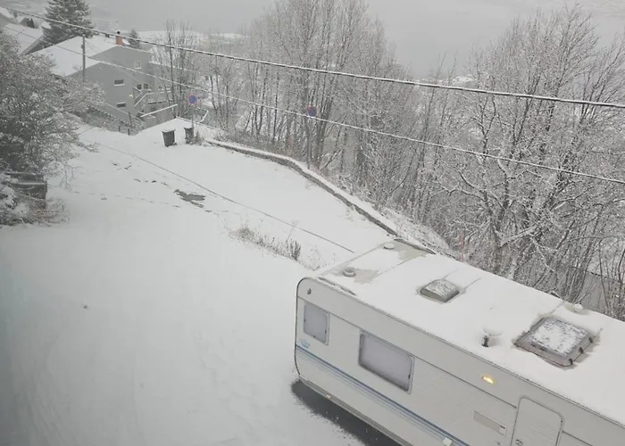 Apartamento Tromsoapartment Silent Area With Free Parking I Have Caravan For Rent Same Place, 4 People *