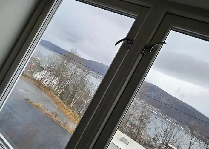 Tromsoapartment Silent Area With Free Parking I Have Caravan For Rent Same Place, 4 People Apartamento Tromsø