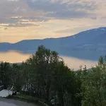Tromsoapartment Silent Area With Free Parking I Have Caravan For Rent Same Place, 4 People Daire Tromsø