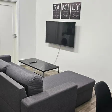 Daire Tromsoapartment Silent Area With Free Parking I Have Caravan For Rent Same Place, 4 People Tromsø
